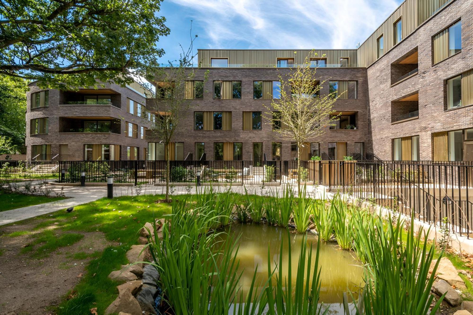 Serene Green Getaway Studio With Calming Ambiance Apartment London Exterior photo